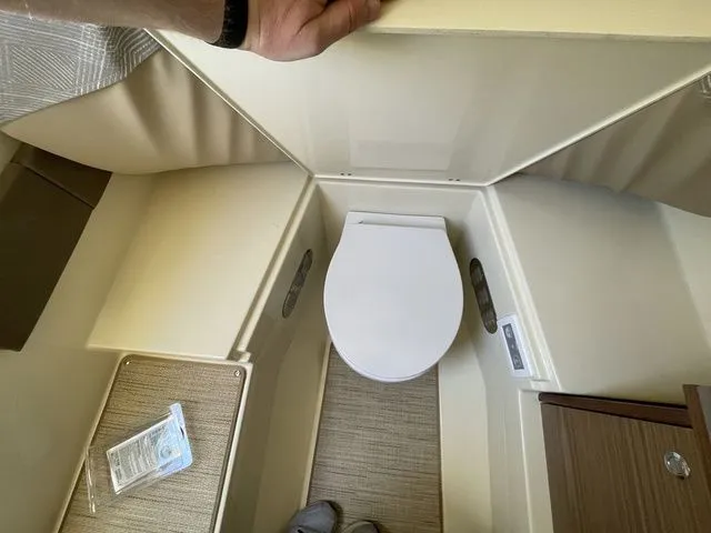 Slide: The Image of Chris-Craft Catalina 30 2024 - 30