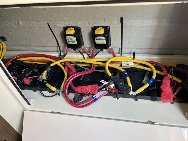 Slide: The Image of Chris-Craft Catalina 30 2024 - 33