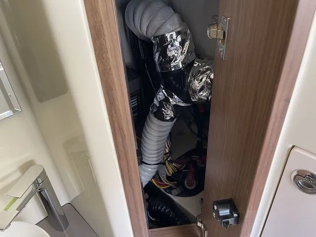 Slide: The Image of Chris-Craft Catalina 30 2024 - 35