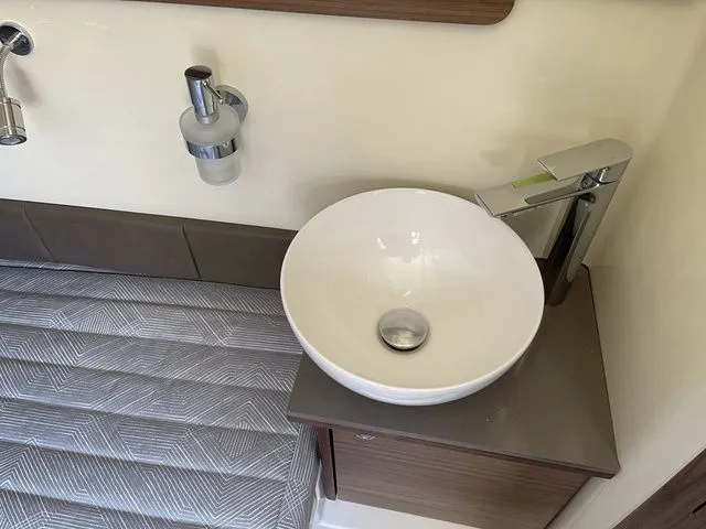 Slide: The Image of Chris-Craft Catalina 30 2024 - 36