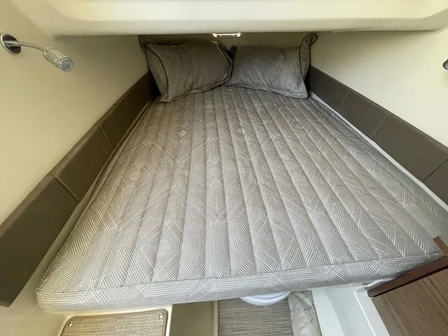 Slide: The Image of Chris-Craft Catalina 30 2024 - 37