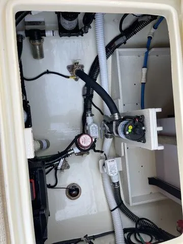 Slide: The Image of Chris-Craft Catalina 30 2024 - 41