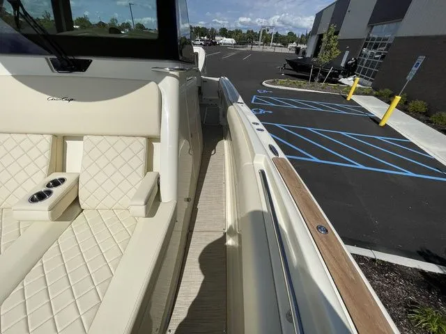 Slide: The Image of Chris-Craft Catalina 30 2024 - 48