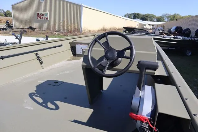 Slide: The Image of Lowe Roughneck 2070 Value Console 2026 - 4