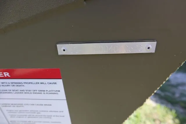 Slide: The Image of Lowe Roughneck 2070 Value Console 2026 - 7