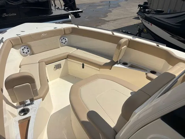 Slide: The Image of Scout 240 XSF 2024 - 11