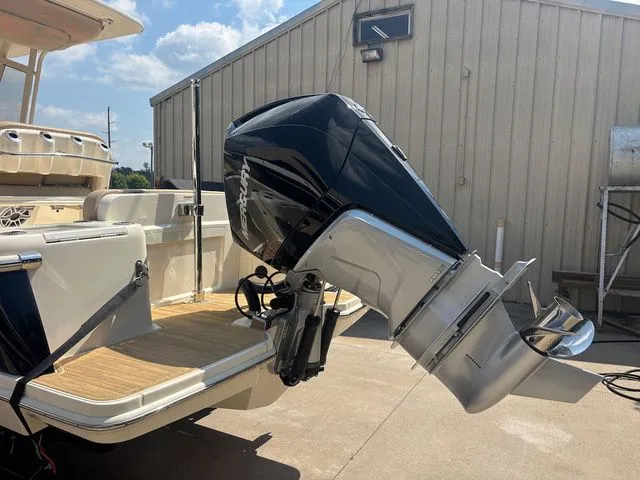 Slide: The Image of Scout 240 XSF 2024 - 17