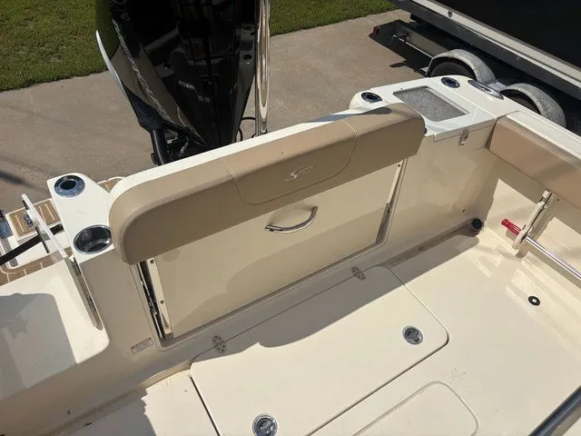 Slide: The Image of Scout 240 XSF 2024 - 4