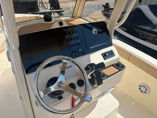 Slide: The Image of Scout 240 XSF 2024 - 8