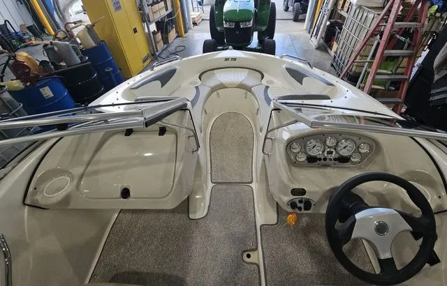 Slide: The Image of Glastron SX175 2006 - 4