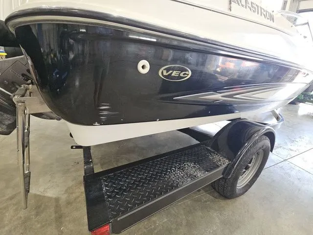 Slide: The Image of Glastron SX175 2006 - 9