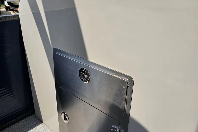 Slide: The Image of Manitou 23 Legacy 2016 - 99