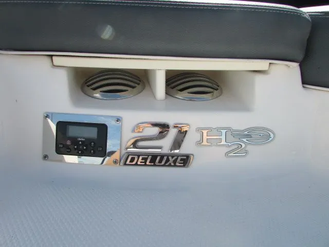 Slide: The Image of Chaparral 210 H2O 2019 - 13