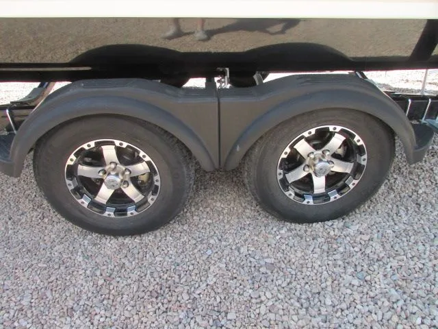 Slide: The Image of Chaparral 210 H2O 2019 - 17