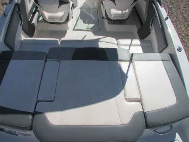 Slide: The Image of Chaparral 210 H2O 2019 - 3