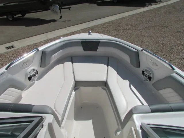 Slide: The Image of Chaparral 210 H2O 2019 - 4