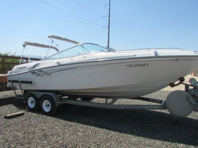 Slide: The Image of Four Winns 260 Horizon 2000 - 1