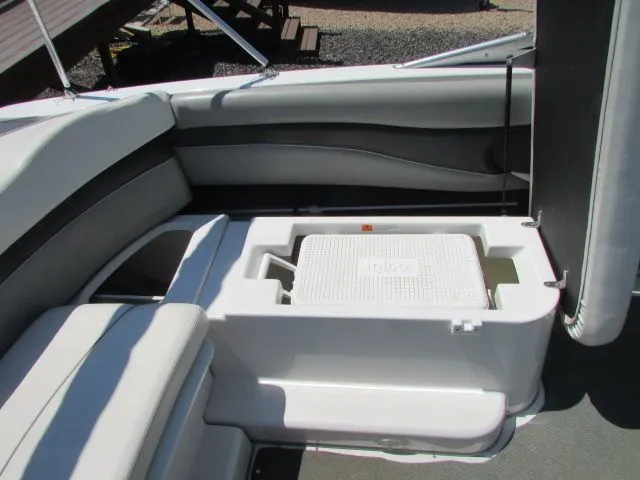 Slide: The Image of Four Winns 260 Horizon 2000 - 14