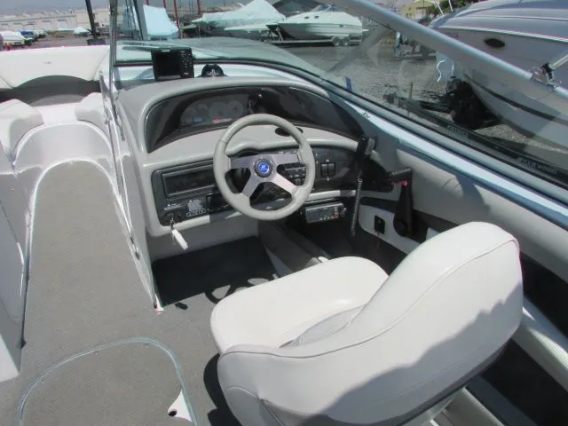 Slide: The Image of Four Winns 260 Horizon 2000 - 4