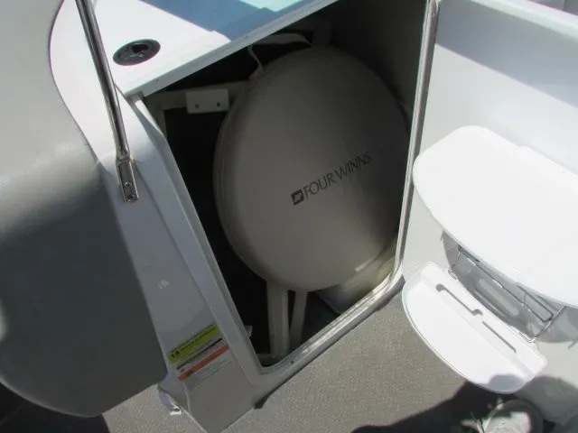 Slide: The Image of Four Winns 260 Horizon 2000 - 5