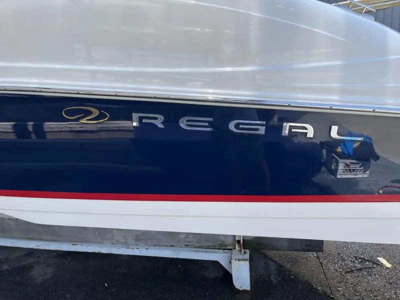 Slide: The Image of Regal Sport Boat 2400 Bowrider 2006 - 14
