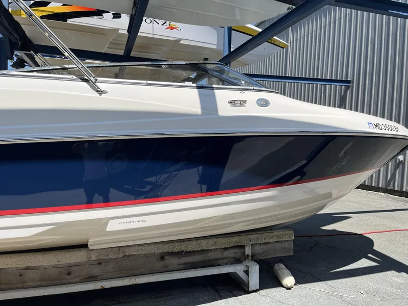 Slide: The Image of Regal Sport Boat 2400 Bowrider 2006 - 16