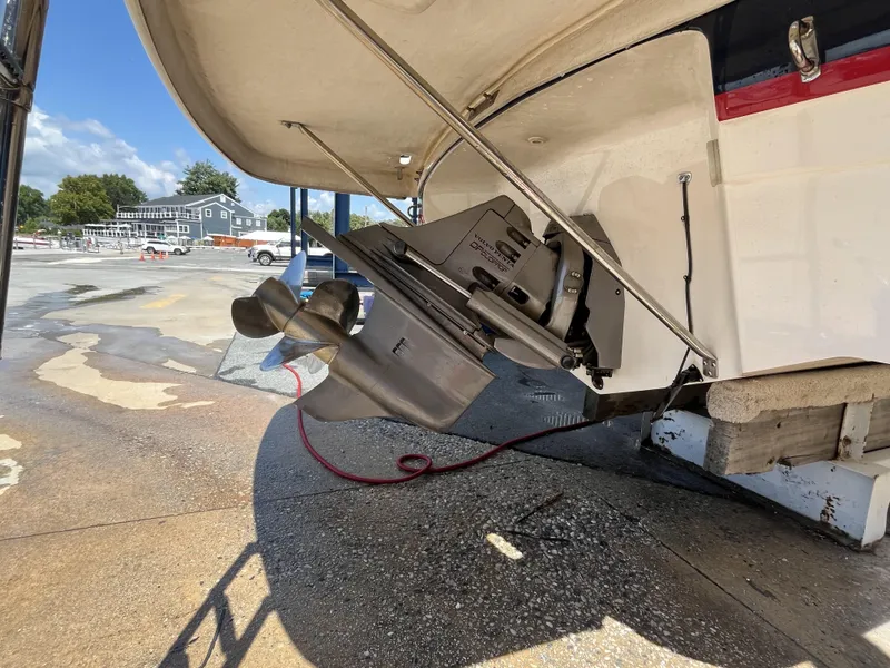 Slide: The Image of Regal Sport Boat 2400 Bowrider 2006 - 17