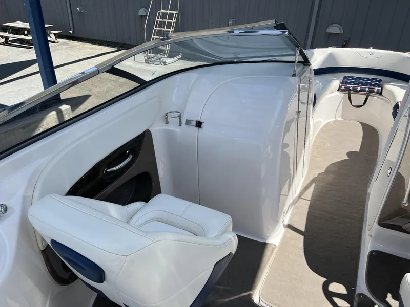 Slide: The Image of Regal Sport Boat 2400 Bowrider 2006 - 5