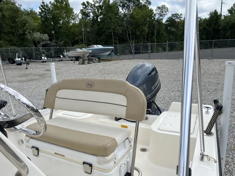 Slide: The Image of Key West 1720 Center Console 2016 - 5