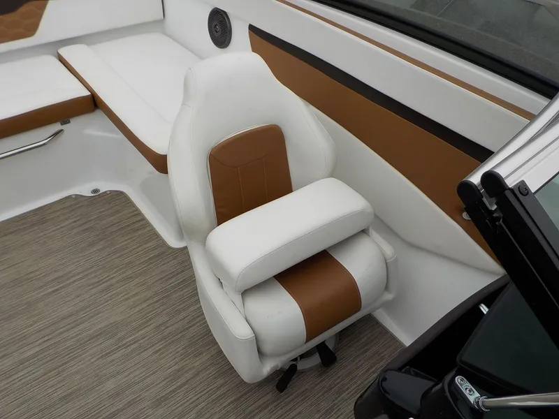 Slide: The Image of Four Winns HD1 OB 2021 - 16