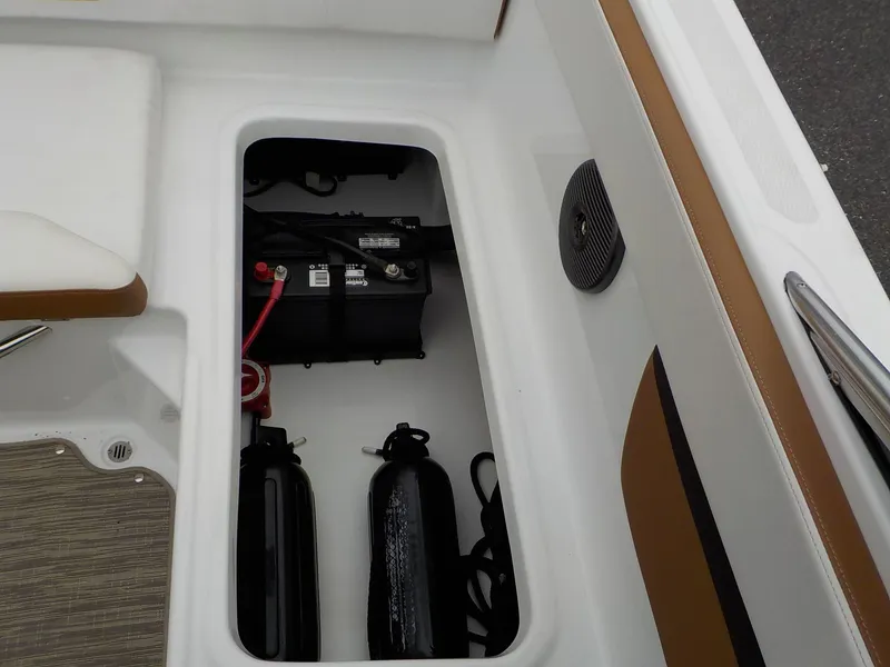 Slide: The Image of Four Winns HD1 OB 2021 - 19