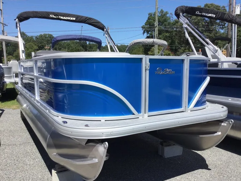 The Image of Sun Tracker Bass Buggy 18 DLX 2026 - 1