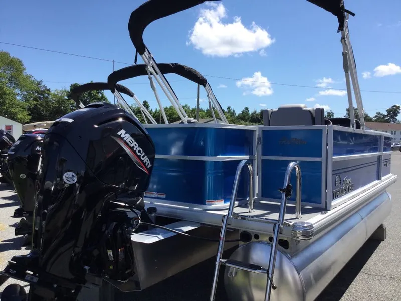 Slide: The Image of Sun Tracker Bass Buggy 18 DLX 2026 - 12