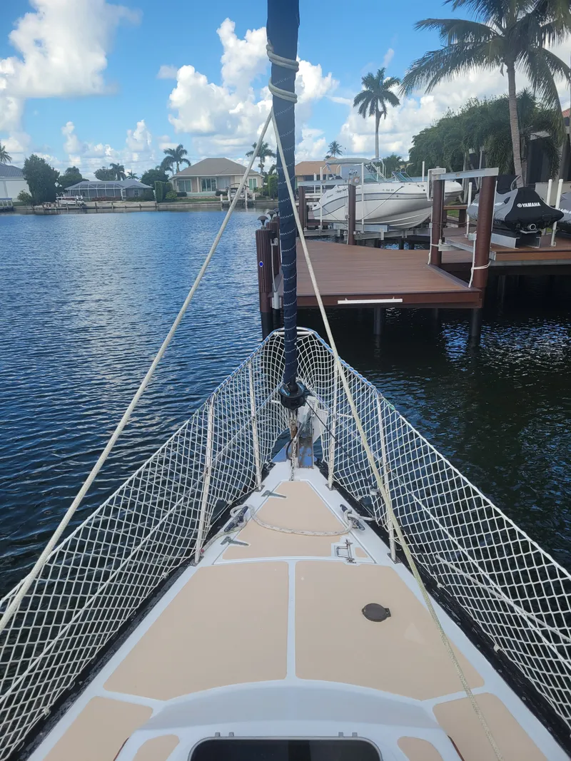 Slide: The Image of Endeavour Endeavour 33 Sailing Yacht 1985 - 13