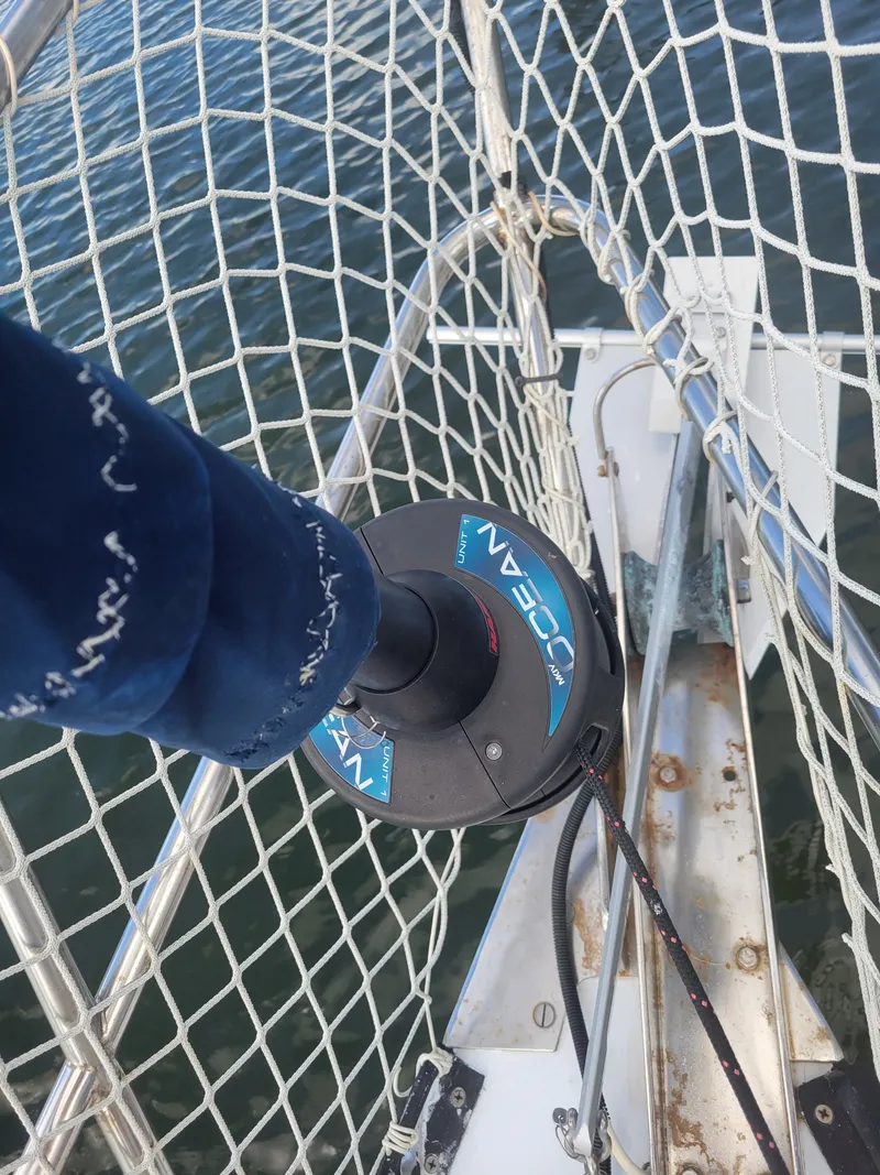 Slide: The Image of Endeavour Endeavour 33 Sailing Yacht 1985 - 14