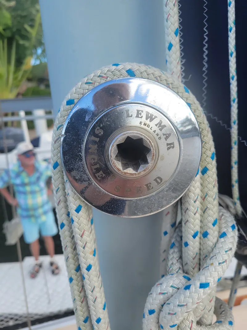 Slide: The Image of Endeavour Endeavour 33 Sailing Yacht 1985 - 19