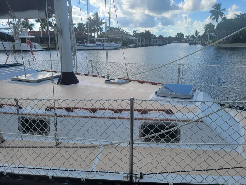 Slide: The Image of Endeavour Endeavour 33 Sailing Yacht 1985 - 2