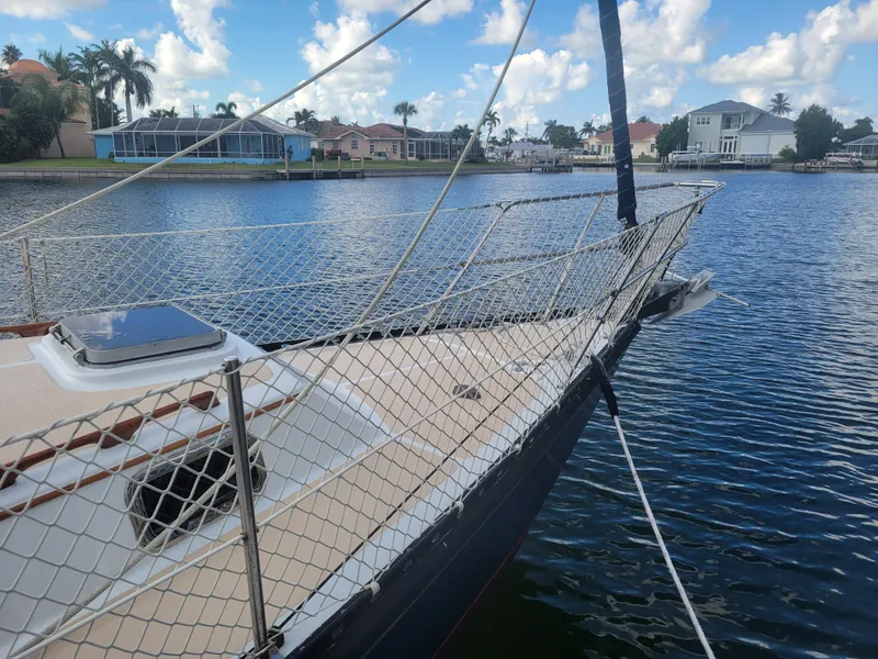 Slide: The Image of Endeavour Endeavour 33 Sailing Yacht 1985 - 3