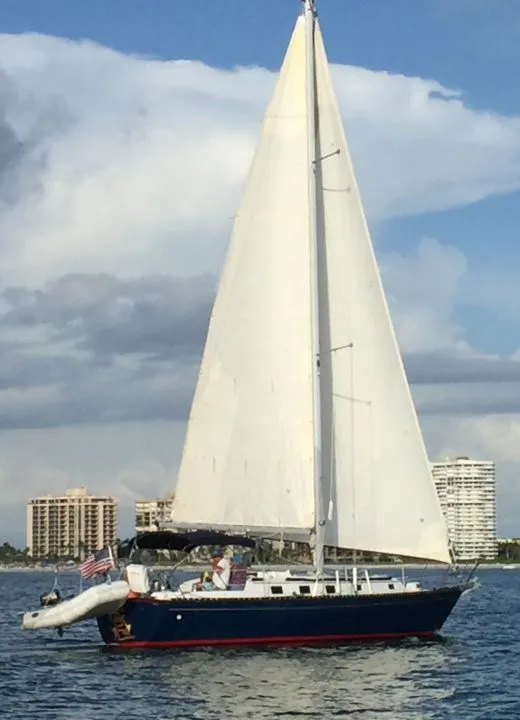 Slide: The Image of Endeavour Endeavour 33 Sailing Yacht 1985 - 4