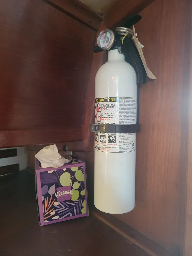 Slide: The Image of Endeavour Endeavour 33 Sailing Yacht 1985 - 44