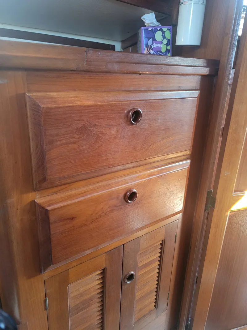 Slide: The Image of Endeavour Endeavour 33 Sailing Yacht 1985 - 58