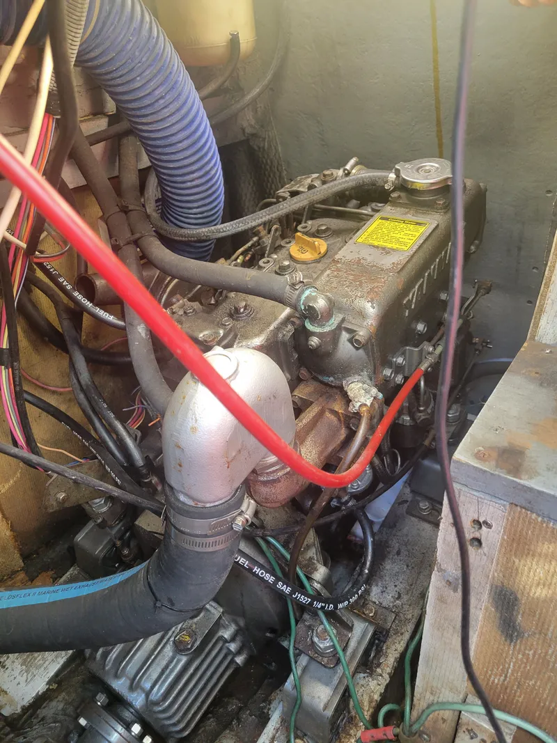 Slide: The Image of Endeavour Endeavour 33 Sailing Yacht 1985 - 71