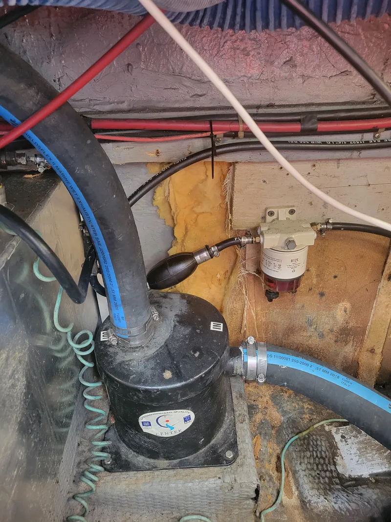 Slide: The Image of Endeavour Endeavour 33 Sailing Yacht 1985 - 72