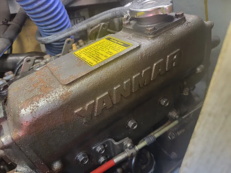 Slide: The Image of Endeavour Endeavour 33 Sailing Yacht 1985 - 74