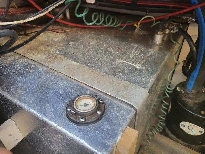 Slide: The Image of Endeavour Endeavour 33 Sailing Yacht 1985 - 76