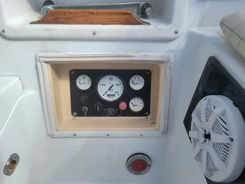 Slide: The Image of Endeavour Endeavour 33 Sailing Yacht 1985 - 79