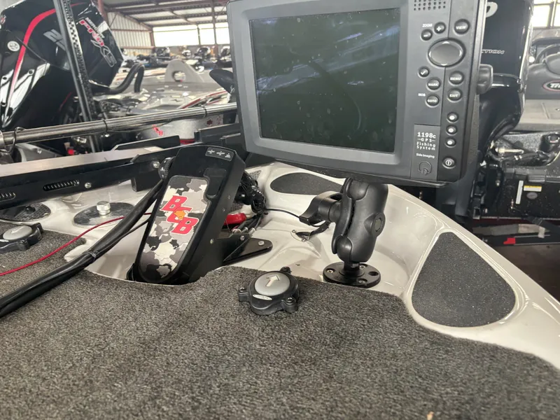 Slide: The Image of Bass Cat Puma 2014 - 6