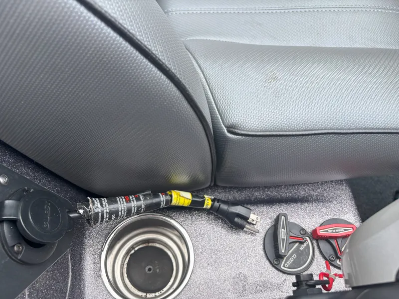 Slide: The Image of Skeeter ZXR20 2021 - 10