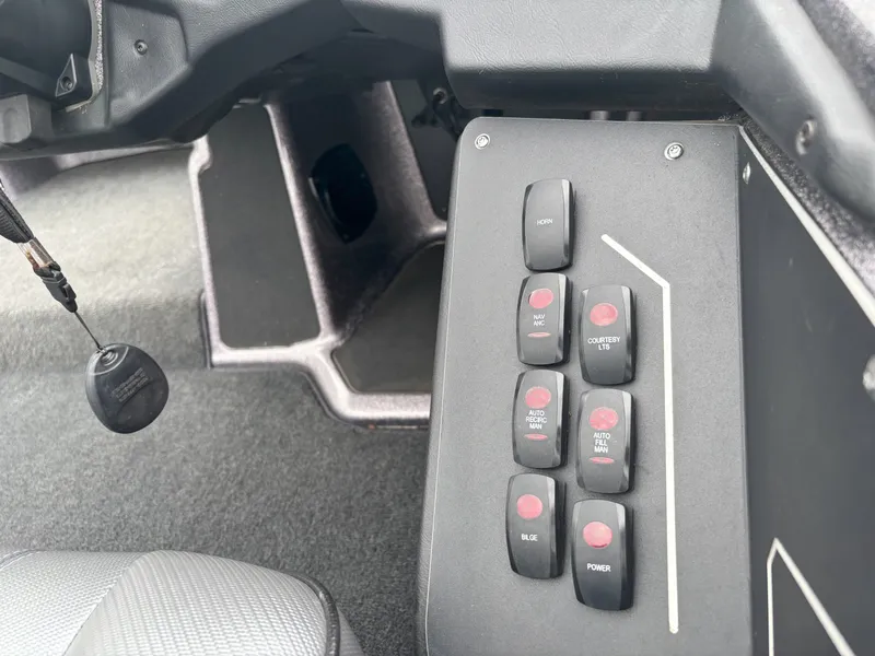 Slide: The Image of Skeeter ZXR20 2021 - 19