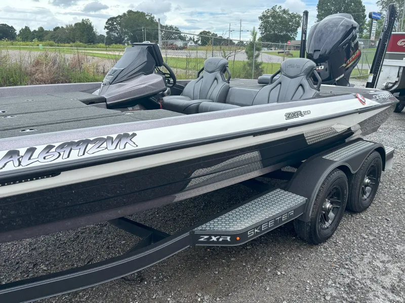 Slide: The Image of Skeeter ZXR20 2021 - 2